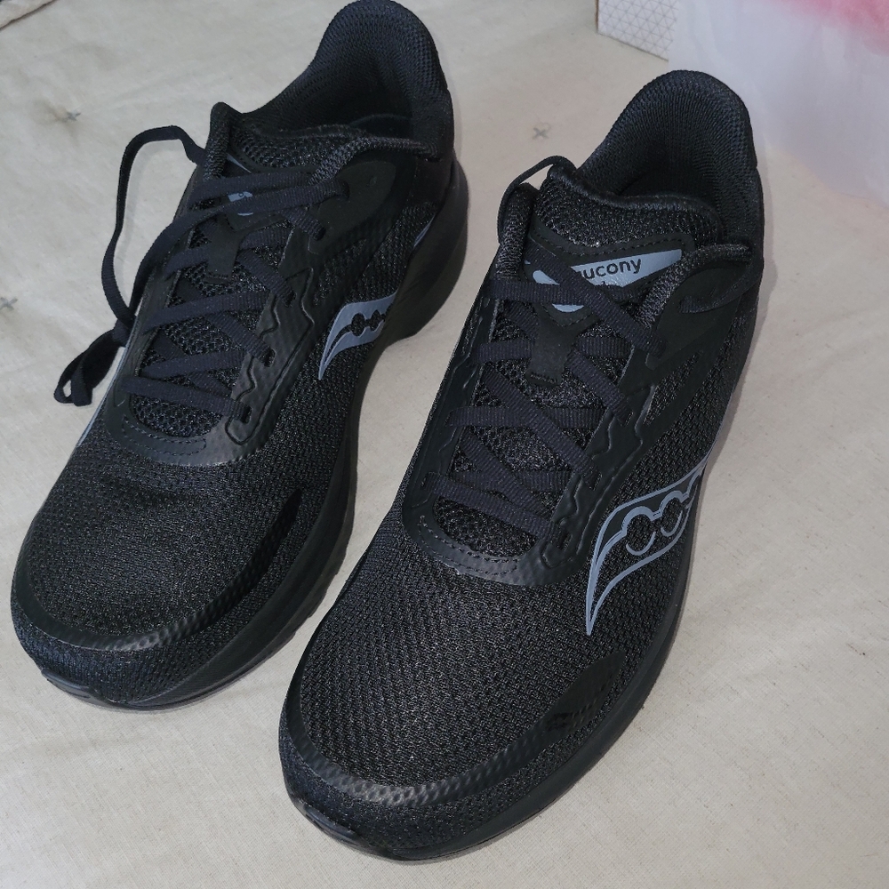 Mens Saucony Axon 3 Size 10